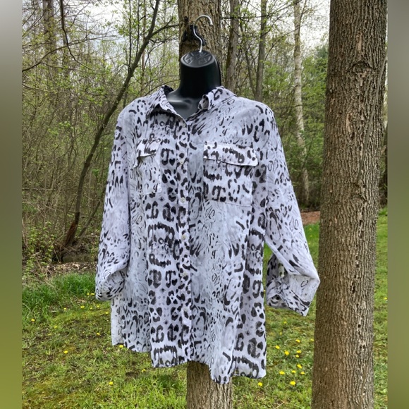 Lane Bryant Shirt Size 18/20 Button Up Blouse Cheetah Print Grey Top for Women - Picture 5 of 10